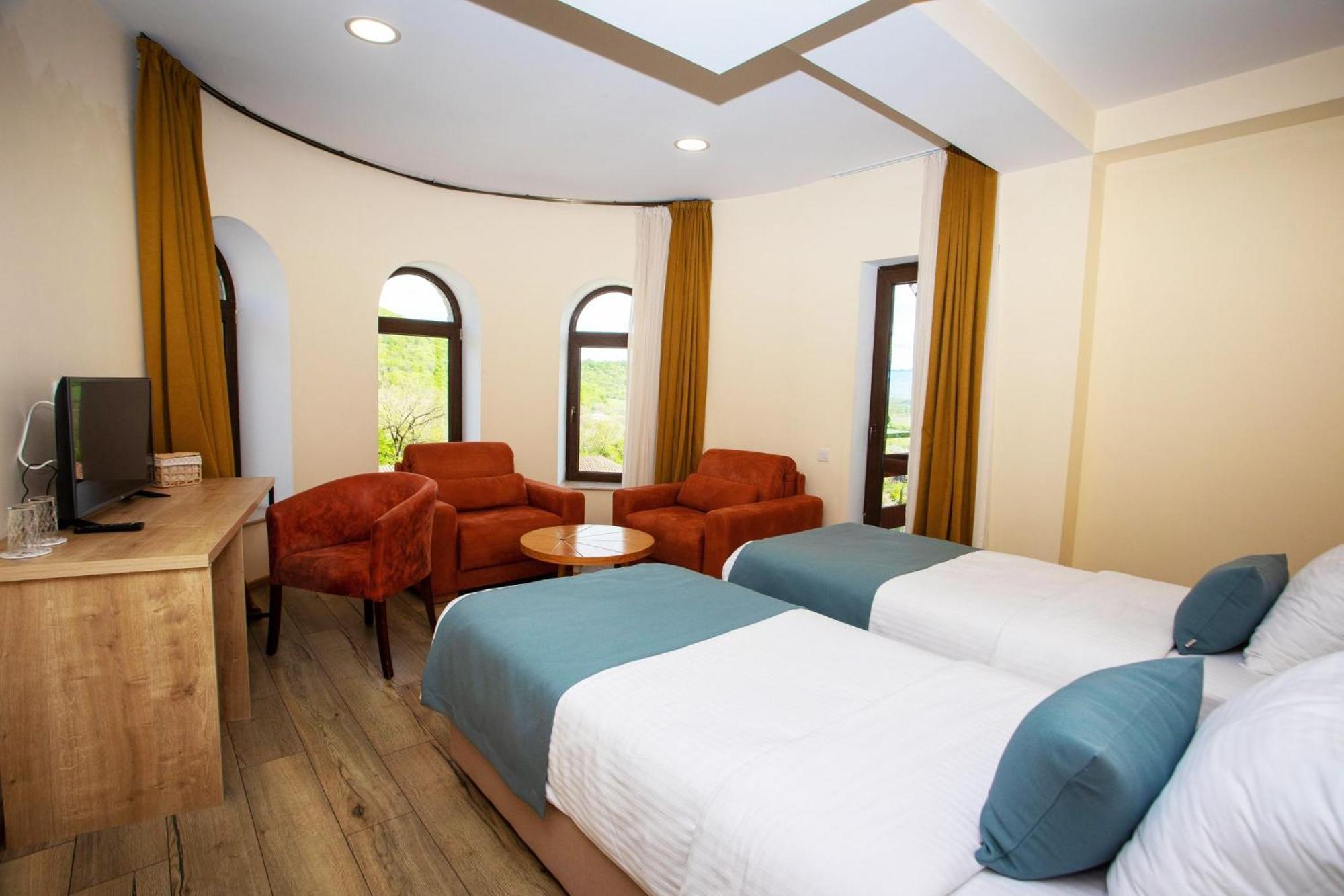 Babaneuris Marani Hotel ภายนอก รูปภาพ