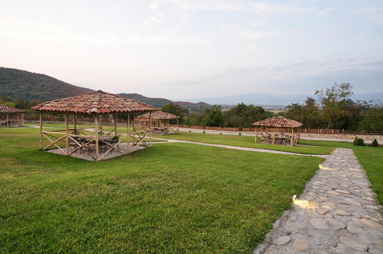 Babaneuris Marani Hotel ภายนอก รูปภาพ
