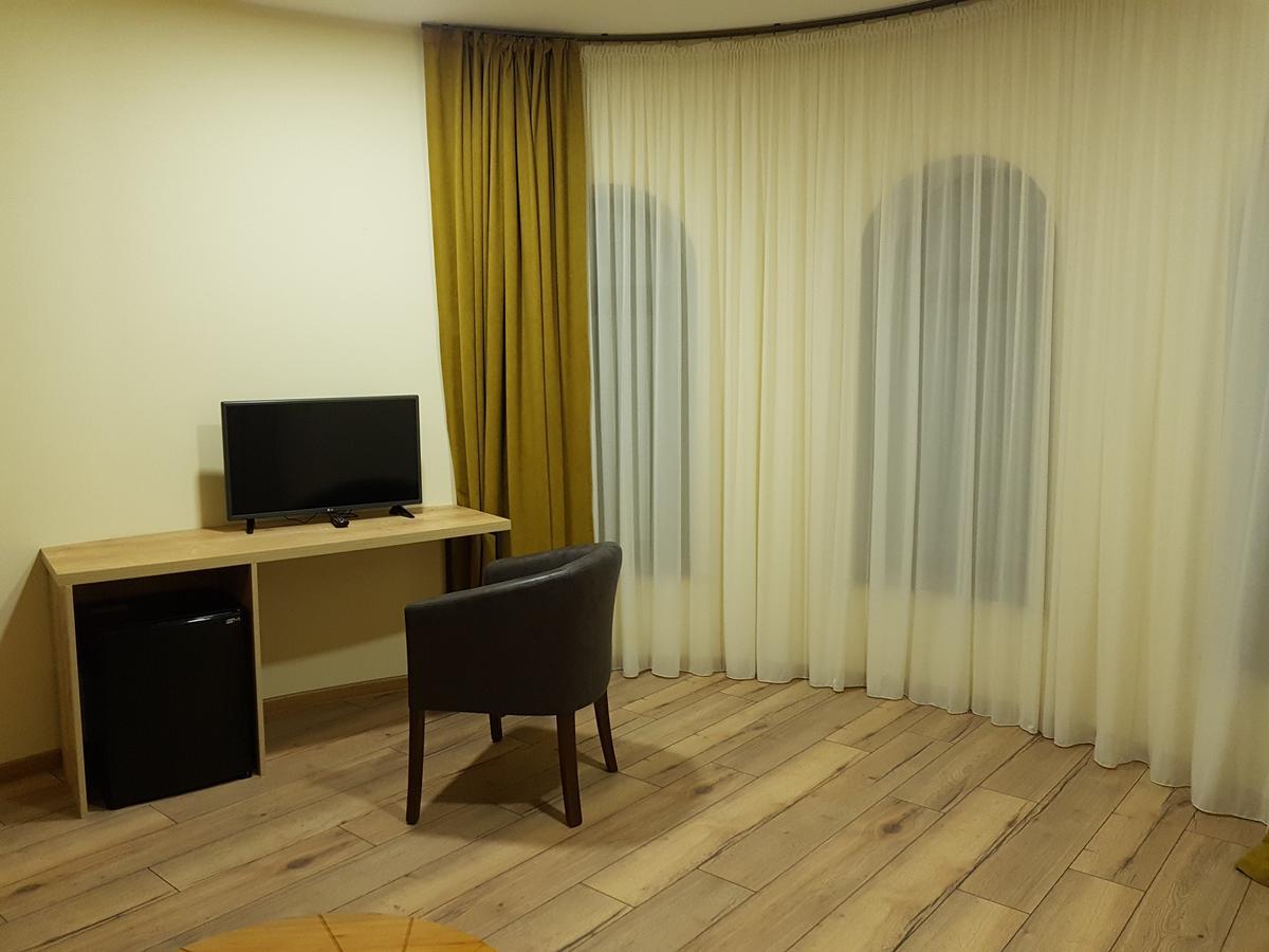 Babaneuris Marani Hotel ภายนอก รูปภาพ