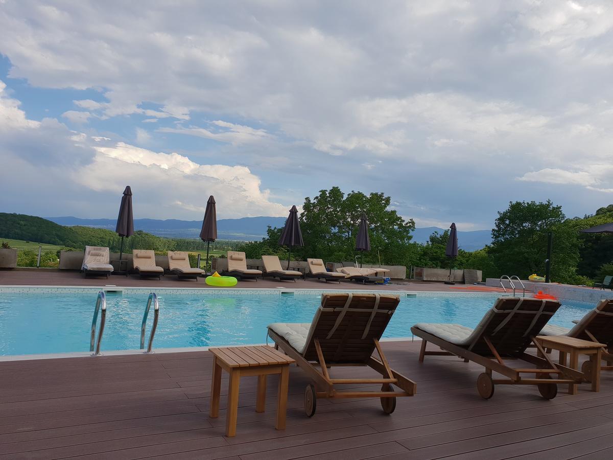 Babaneuris Marani Hotel ภายนอก รูปภาพ